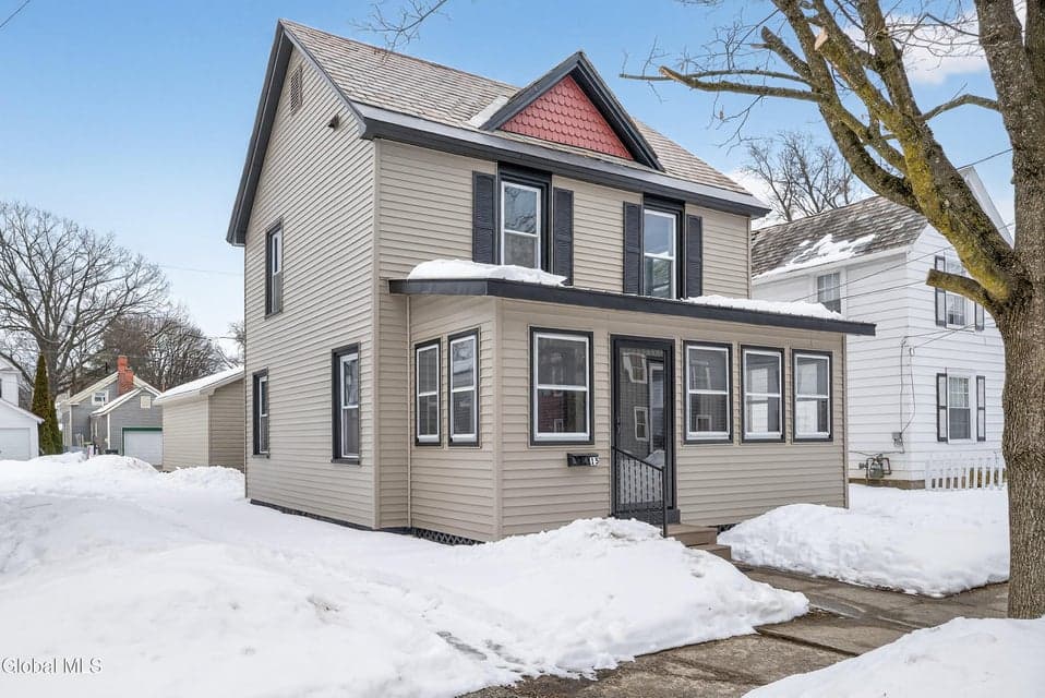 15 Murdock Avenue, photo 1