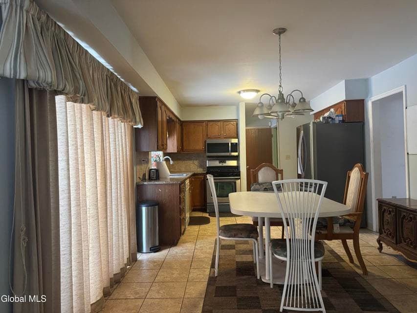 11 Huntington Parkway, photo 2