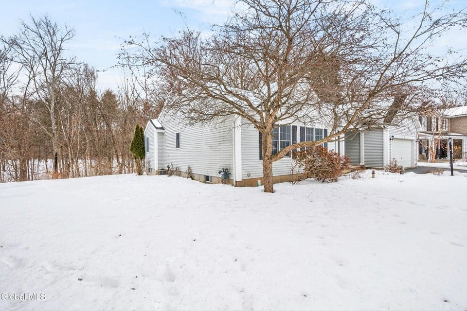 74 Stony Brook Drive, photo 3