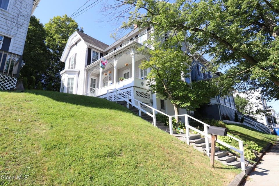 26 Younglove Avenue, photo 1