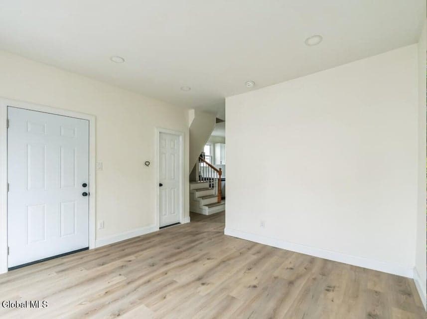 747 Eastern Avenue, Schenectady, NY 12308, photo 4