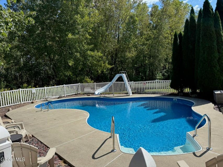 1 Cherry Tree Lane, photo 3