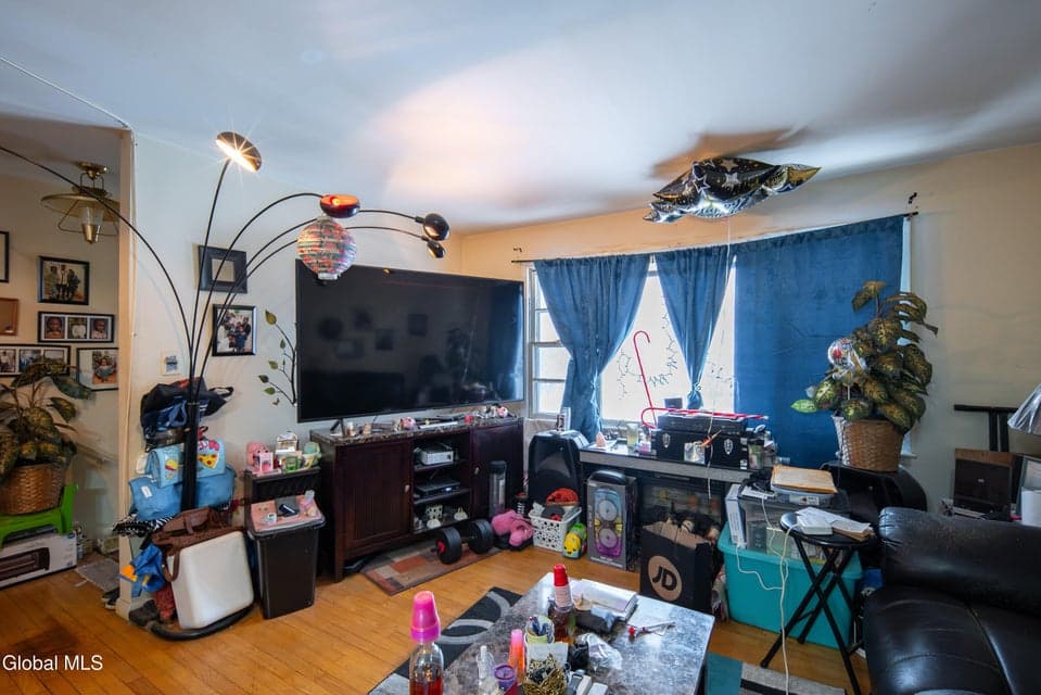 78 Hackett Boulevard, photo 3