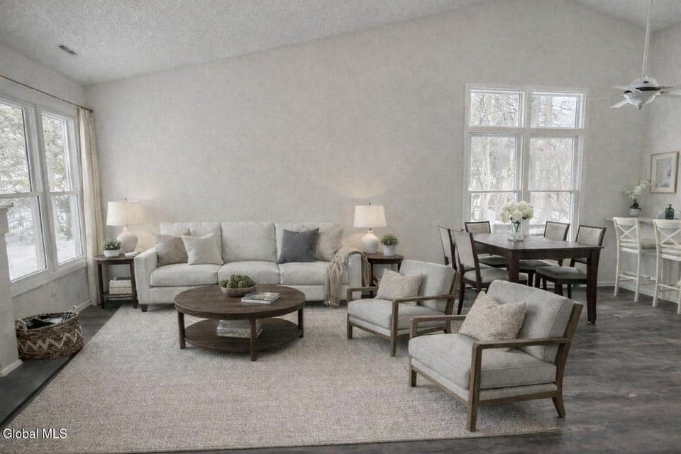 8 Schuyler Court, photo 2
