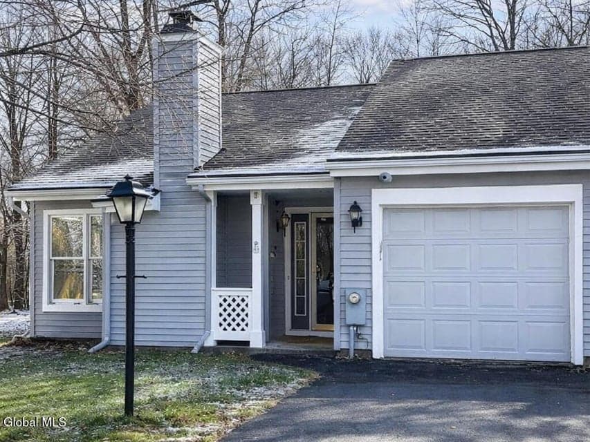 8 Schuyler Court, photo 1