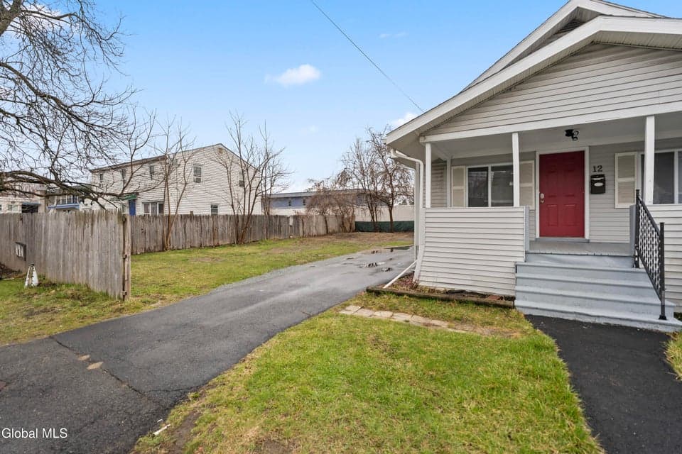 12 Arcadia Court, Colonie, NY 12205, photo 2
