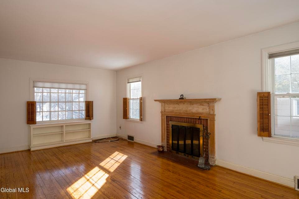 1152 Van Curler Avenue, photo 4