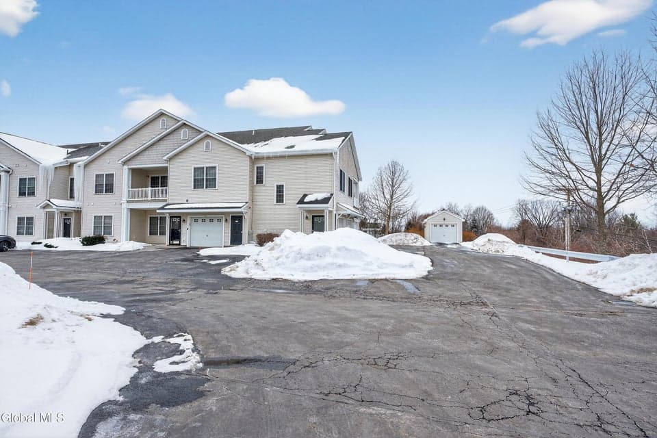 205 N Ridge, photo 2
