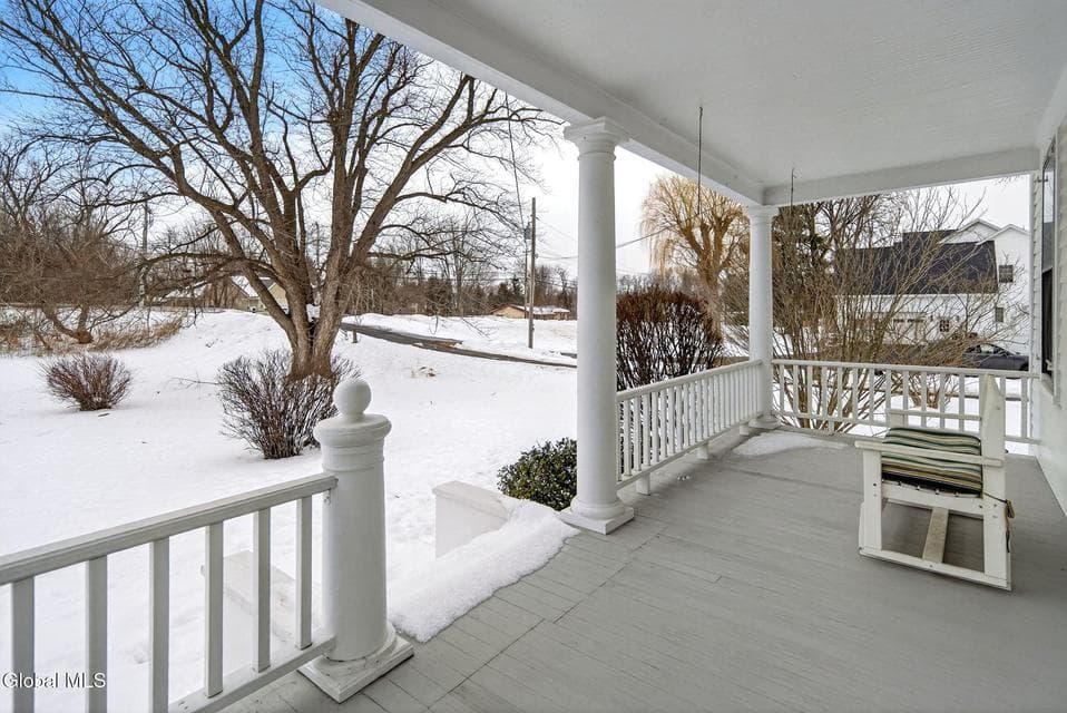 471 Russell Road, photo 4