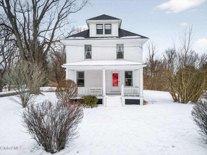 471 Russell Road, photo 3
