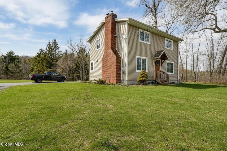 475 NY-32, photo 1