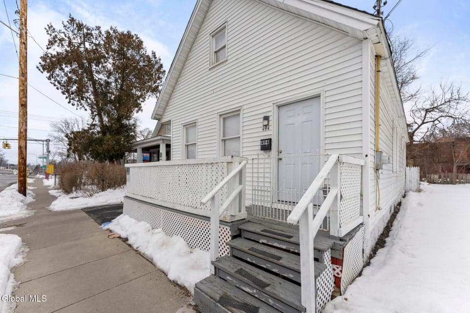494 Hulett Street, photo 4