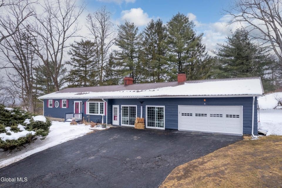 37 Fowler Drive, photo 2