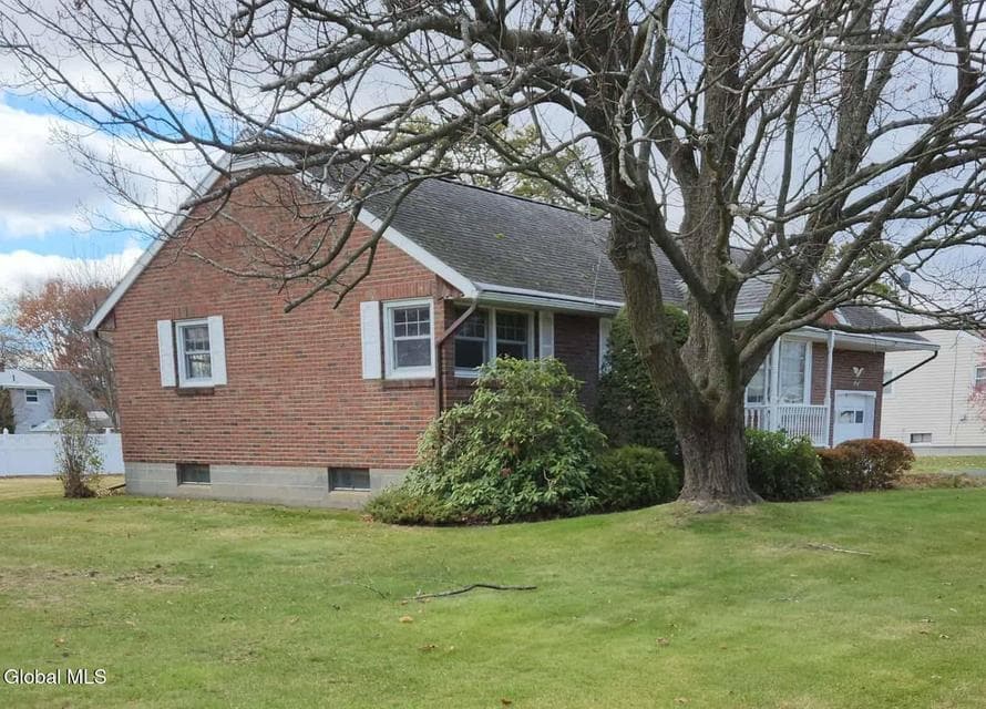 53 Niskayuna Street, photo 3