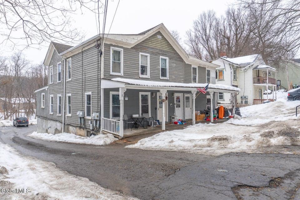 142 Main Street, photo 1