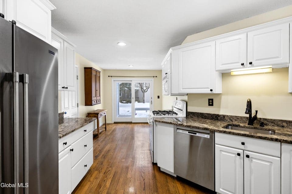 73 Pepper Lane, Greenfield, NY, photo 4