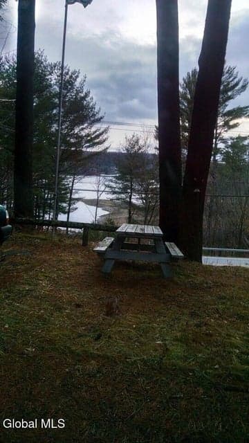 2075 N Shore Road, photo 2