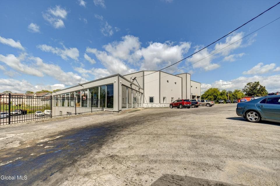 511 N Perry Street, photo 1
