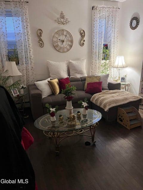 571-573 1st Street, photo 2
