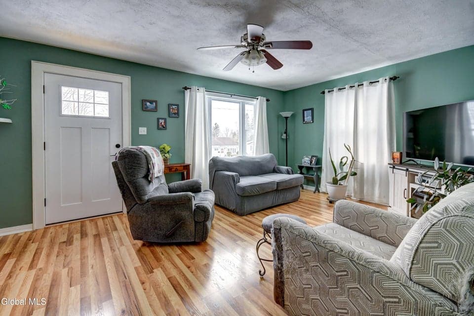 12 Christman Place, photo 3