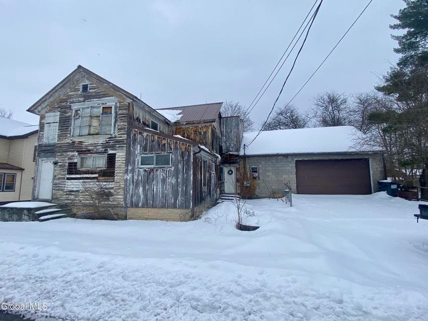 110 Maple Lane, photo 1