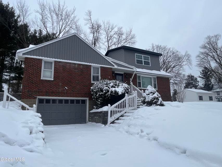 4 Sitzmark Lane, North Greenbush, NY 12144, photo 1