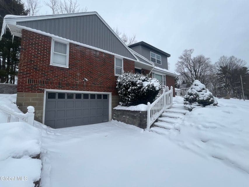 4 Sitzmark Lane, North Greenbush, NY 12144, photo 2