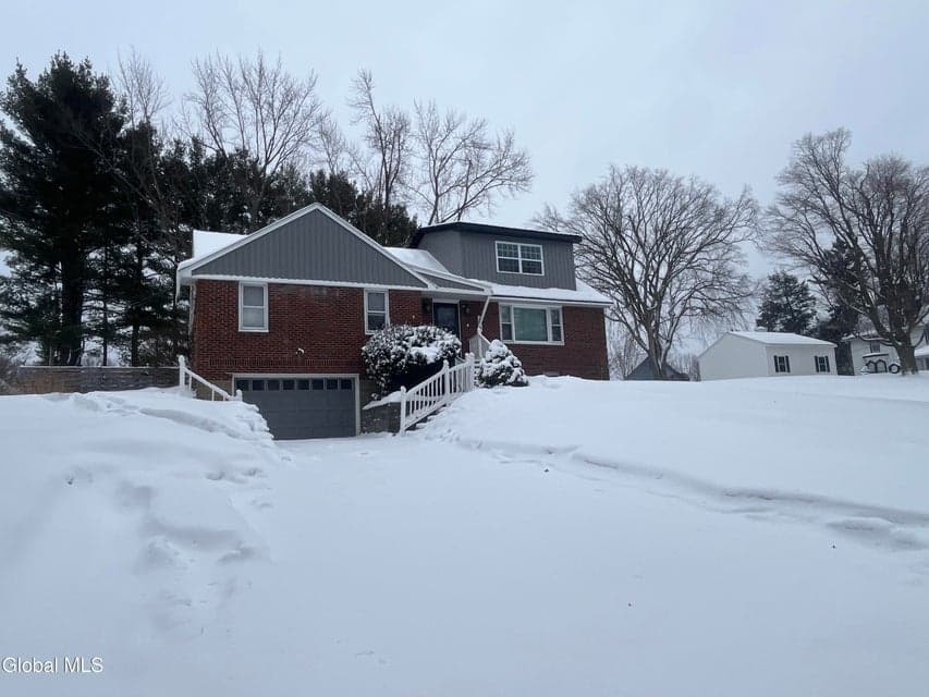 4 Sitzmark Lane, North Greenbush, NY 12144, photo 3