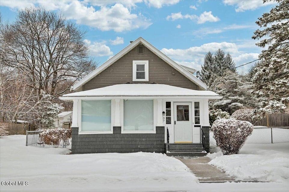 37 Hamilton Avenue, photo 1