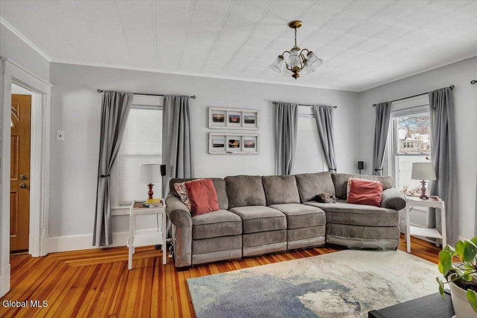 37 Hamilton Avenue, photo 3