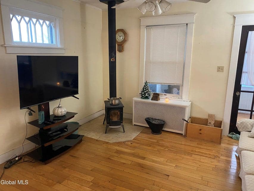 1146 Dean Street, photo 4