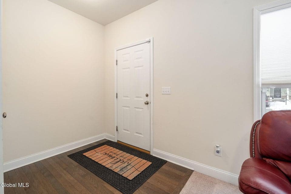 1 Cove Road, Colonie, NY, photo 4