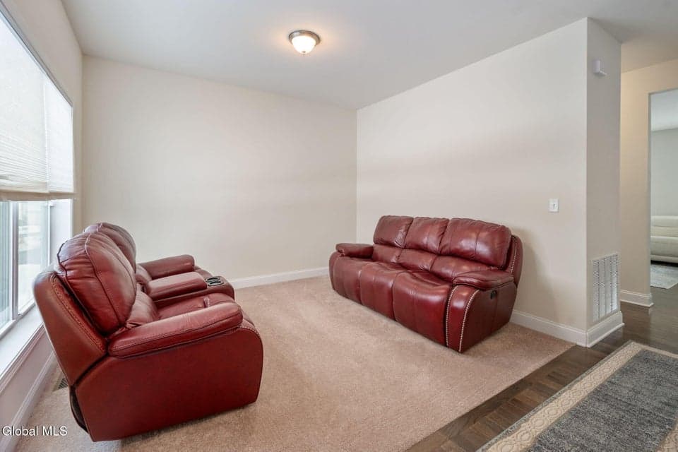 1 Cove Road, Colonie, NY, photo 5