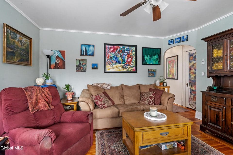 161 Lake Avenue, photo 4