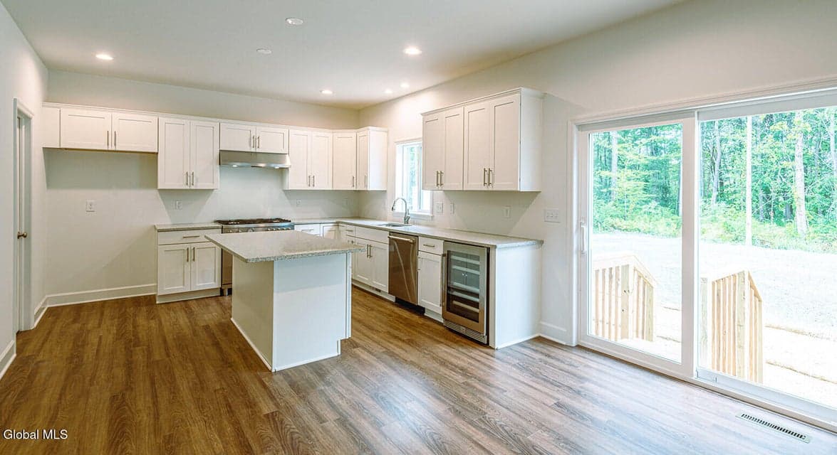 15 Stone Creek Drive, photo 3