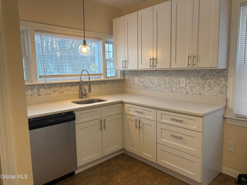 616 Kenwood Avenue, photo 4