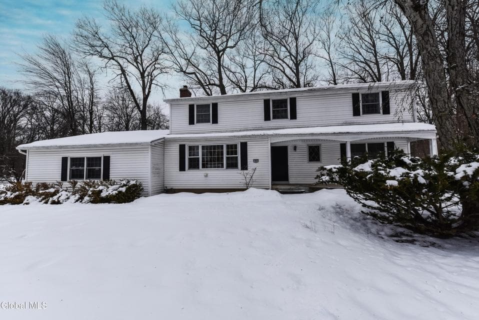 9 Tamarack Lane, photo 2