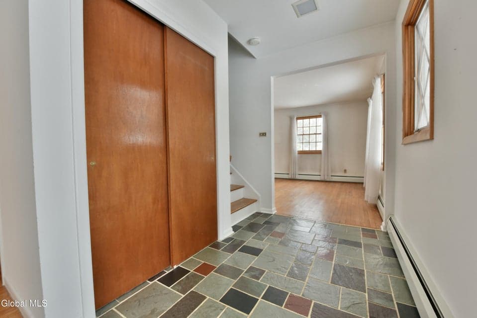 9 Tamarack Lane, photo 5