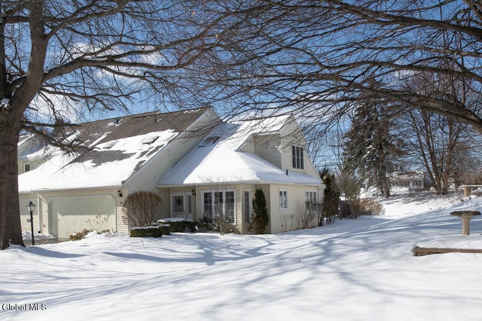 39 Constitution Drive, photo 2