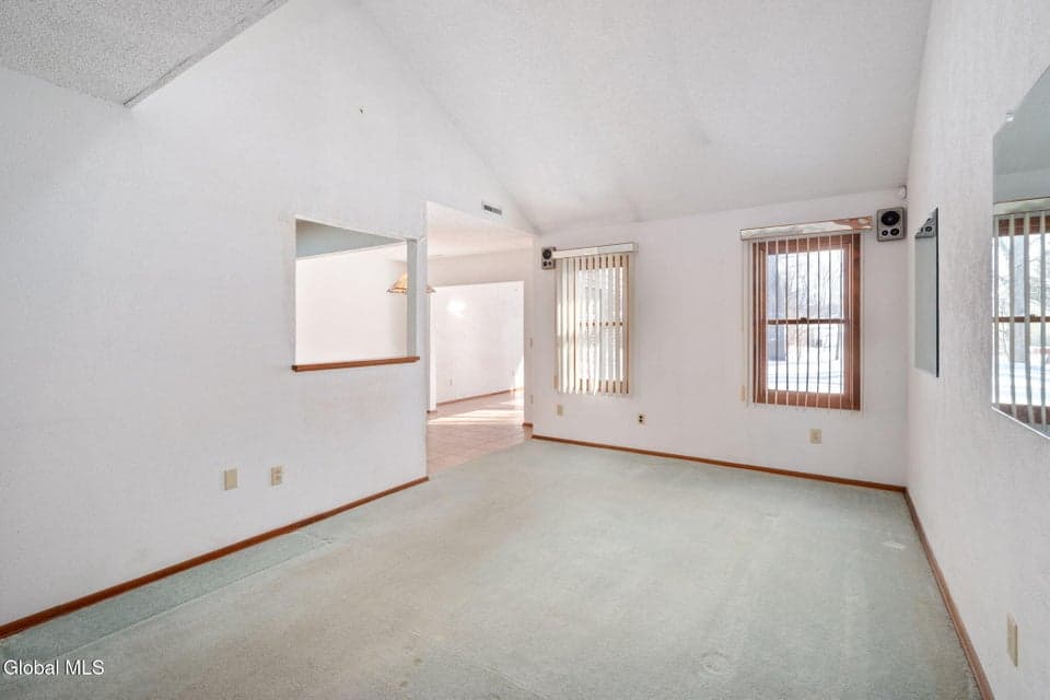 641 Top Ridge Drive, Guilderland, NY, photo 4