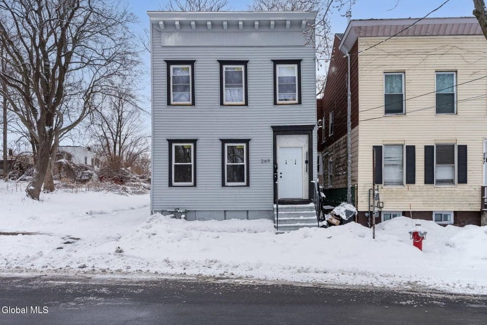 249 2nd Street, photo 1