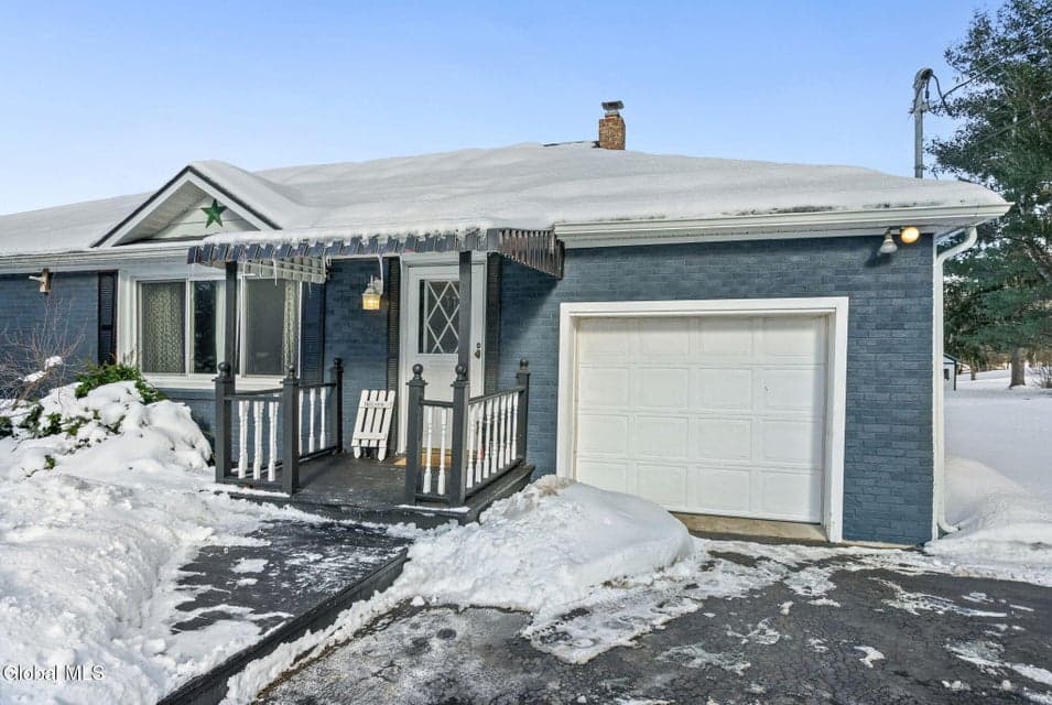1090 Sacandaga Road, photo 3