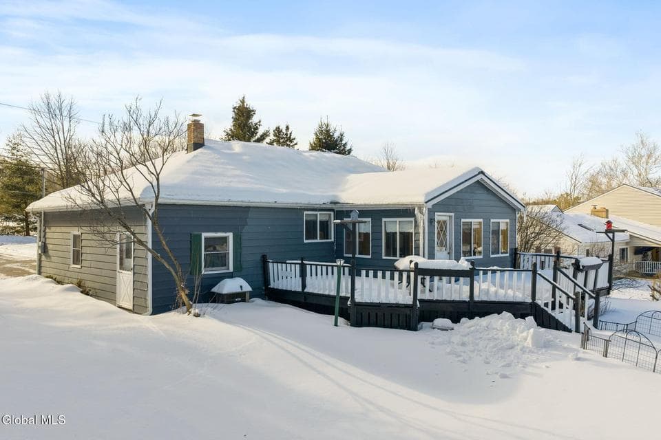 1090 Sacandaga Road, photo 4