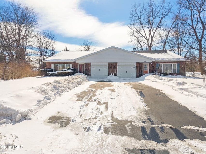 40 Olympian Drive, photo 1