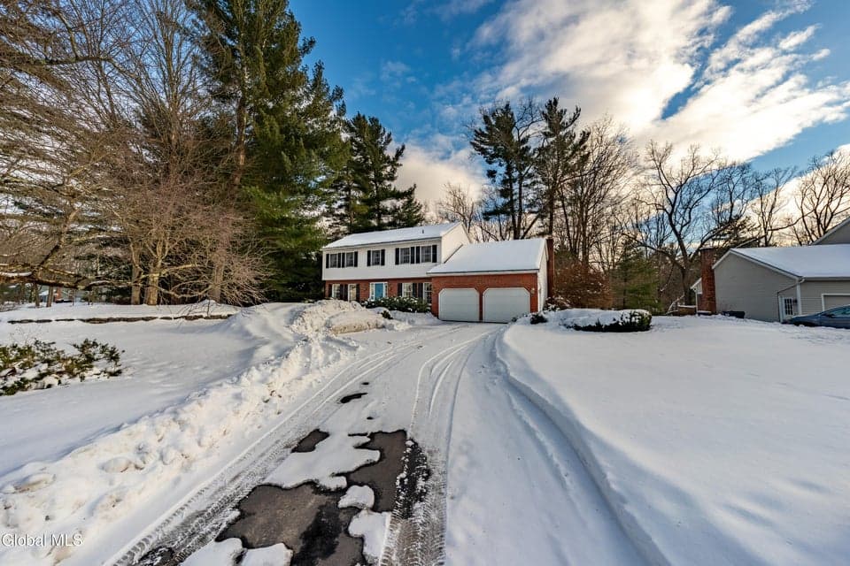 10 N Nottingham Way, Clifton Park, NY 12065, photo 2