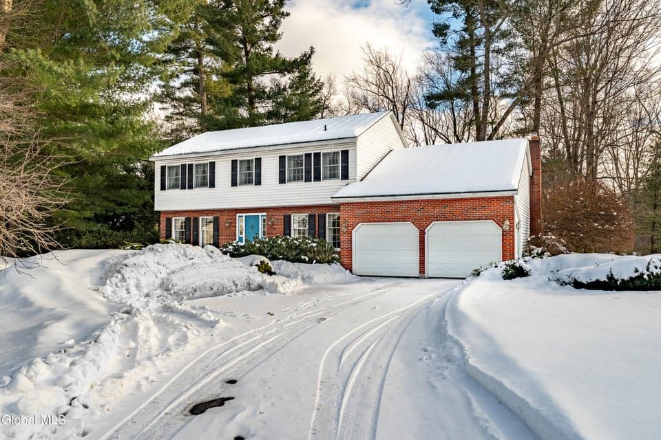10 N Nottingham Way, Clifton Park, NY 12065, photo 1