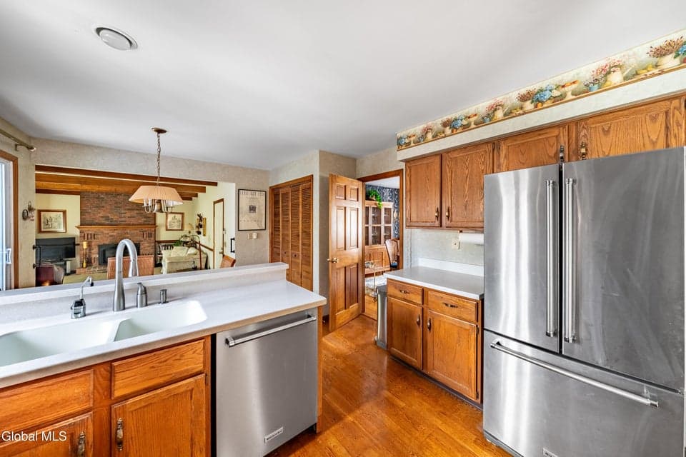 10 N Nottingham Way, Clifton Park, NY 12065, photo 5