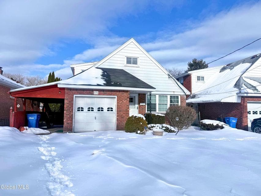 676 Providence Street, photo 3