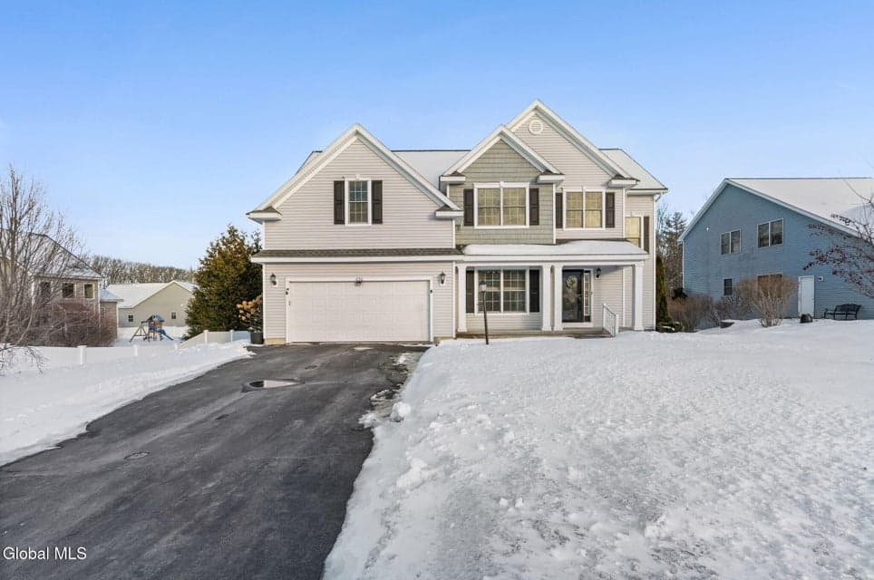 256 N Alandale Avenue, photo 1