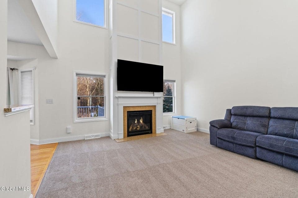 256 N Alandale Avenue, photo 4